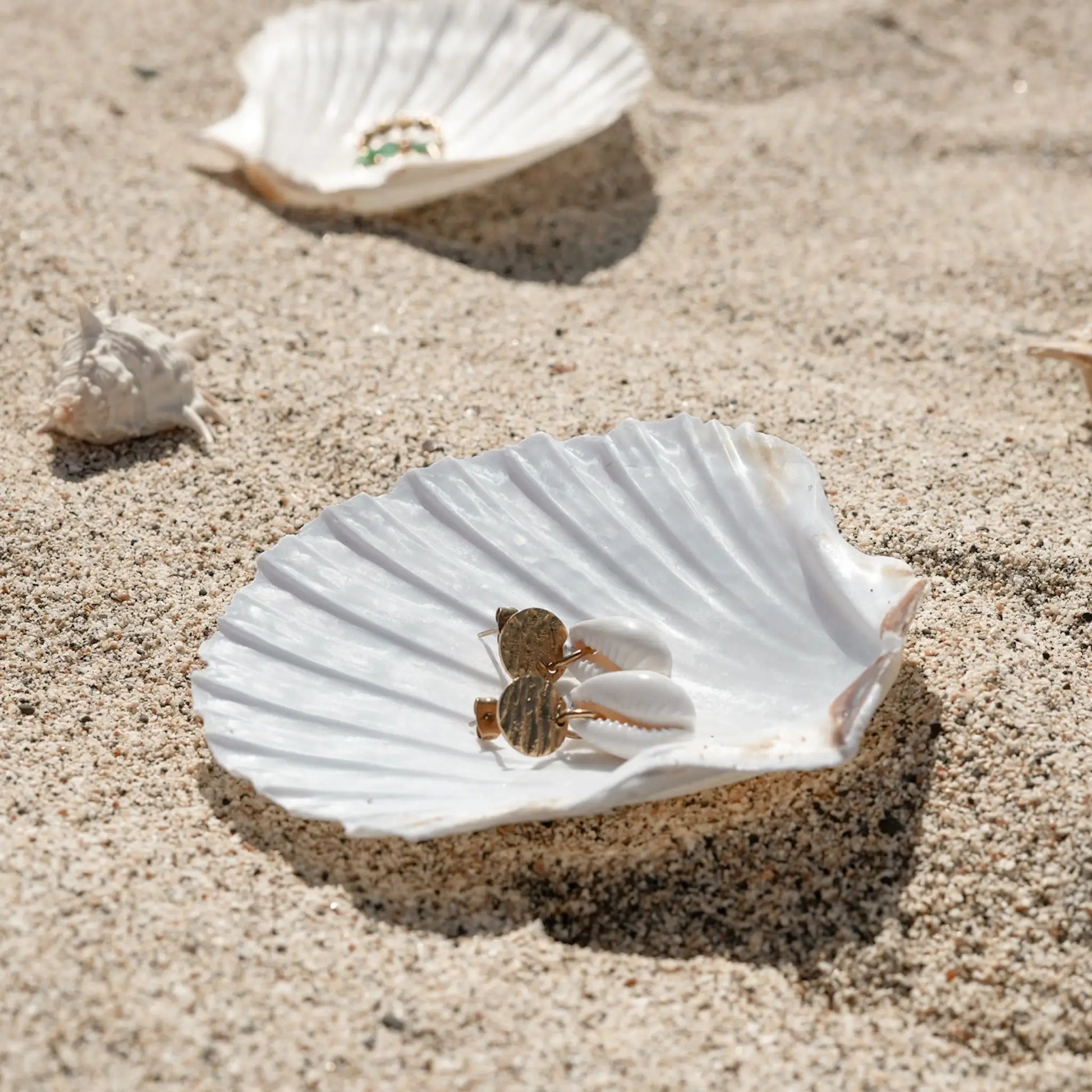 Boucles d'oreille Calypso coquillage cauri fait main à La Réunion en France