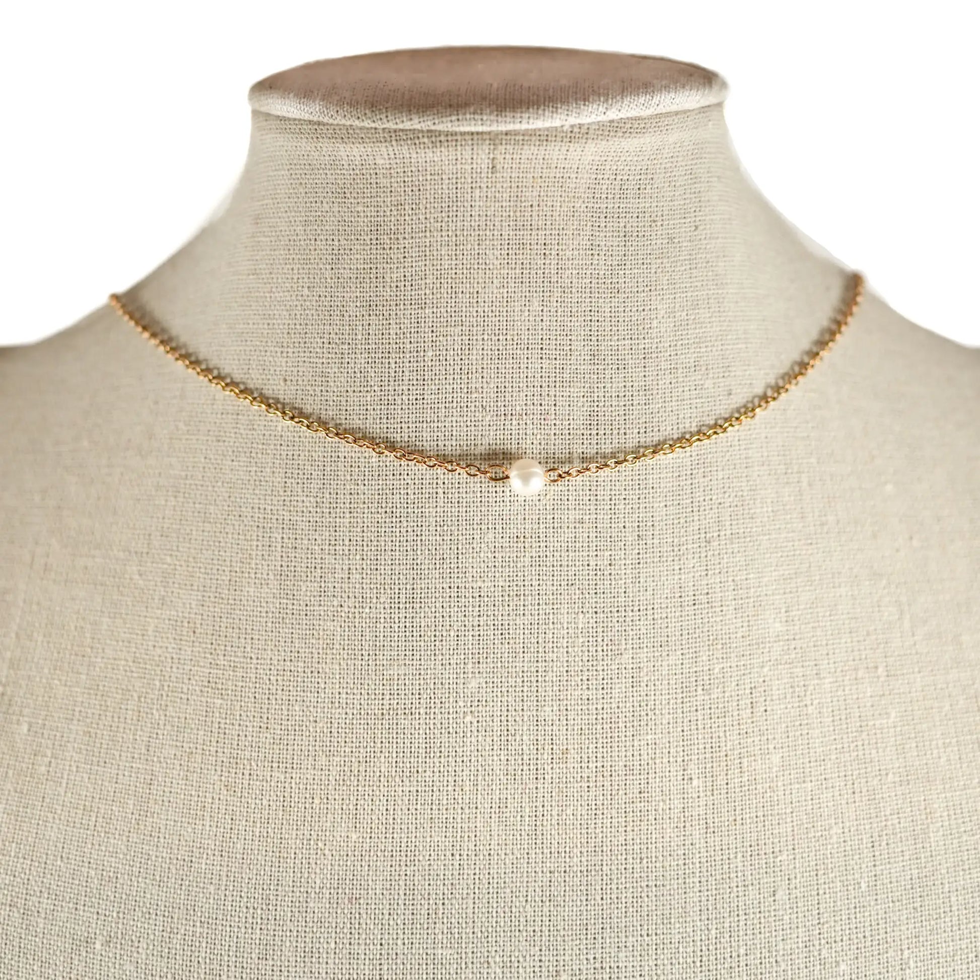 Bijou de dos Talia en acier inoxydable doré et perle d'eau douce Maye-Mayé bijou de décolleté