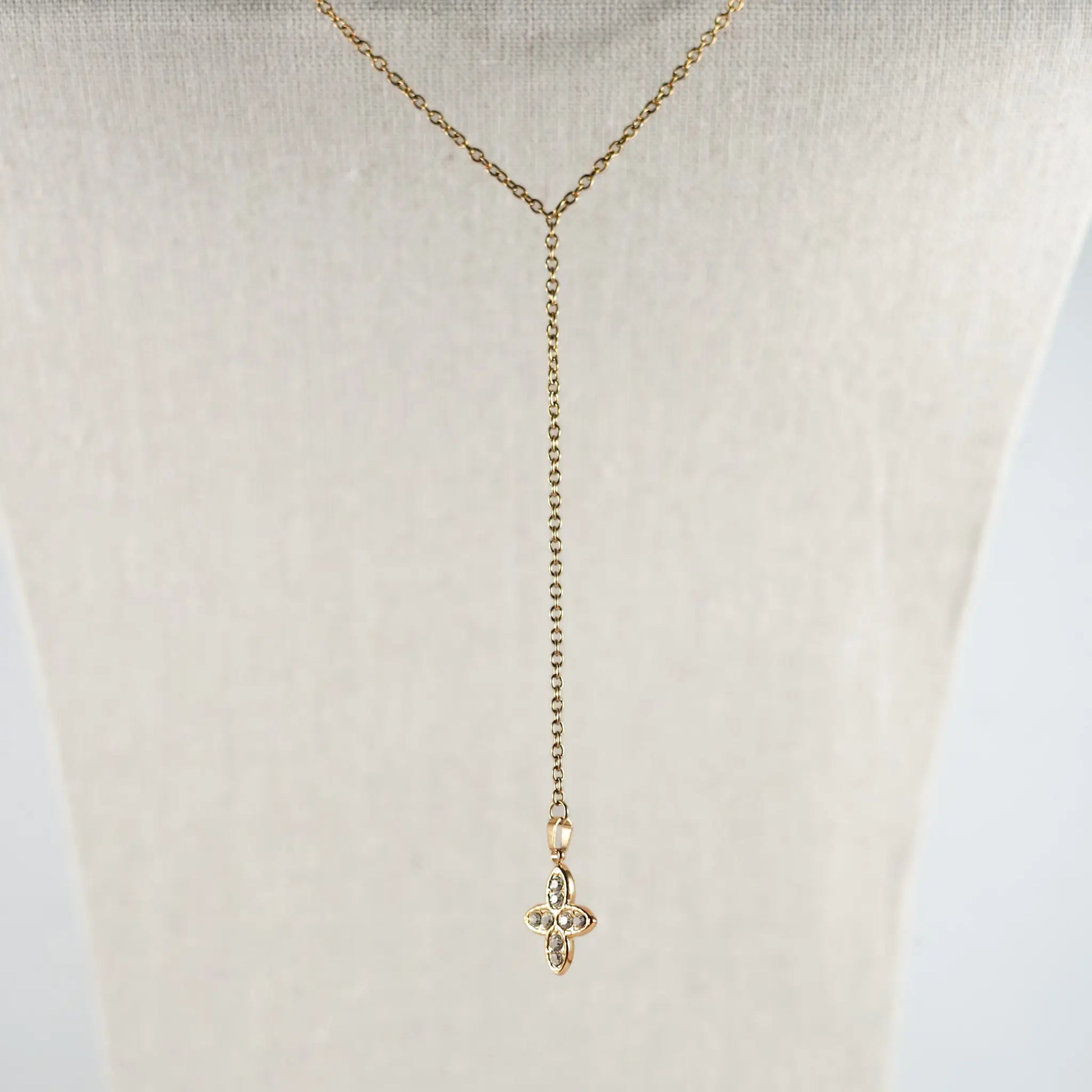 Bijou de dos Talia en acier inoxydable doré et perle d'eau douce Maye-Mayé bijou de décolleté
