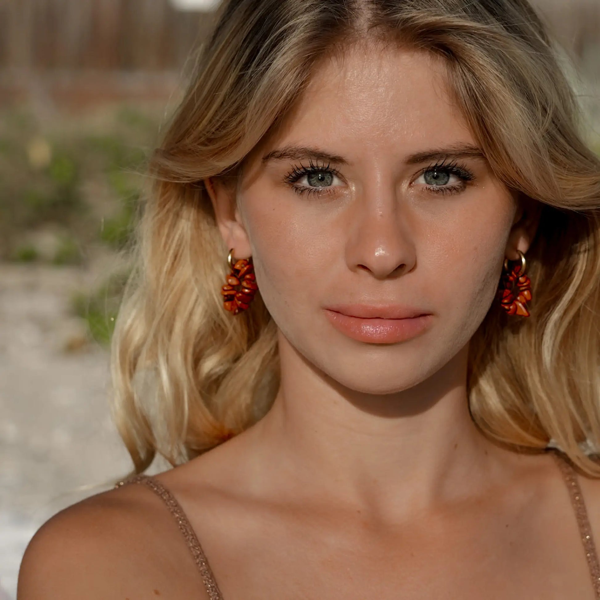 Boucles d'oreille Capucine faites main à La Réunion en jaspe rouge et acier inoxydable en France