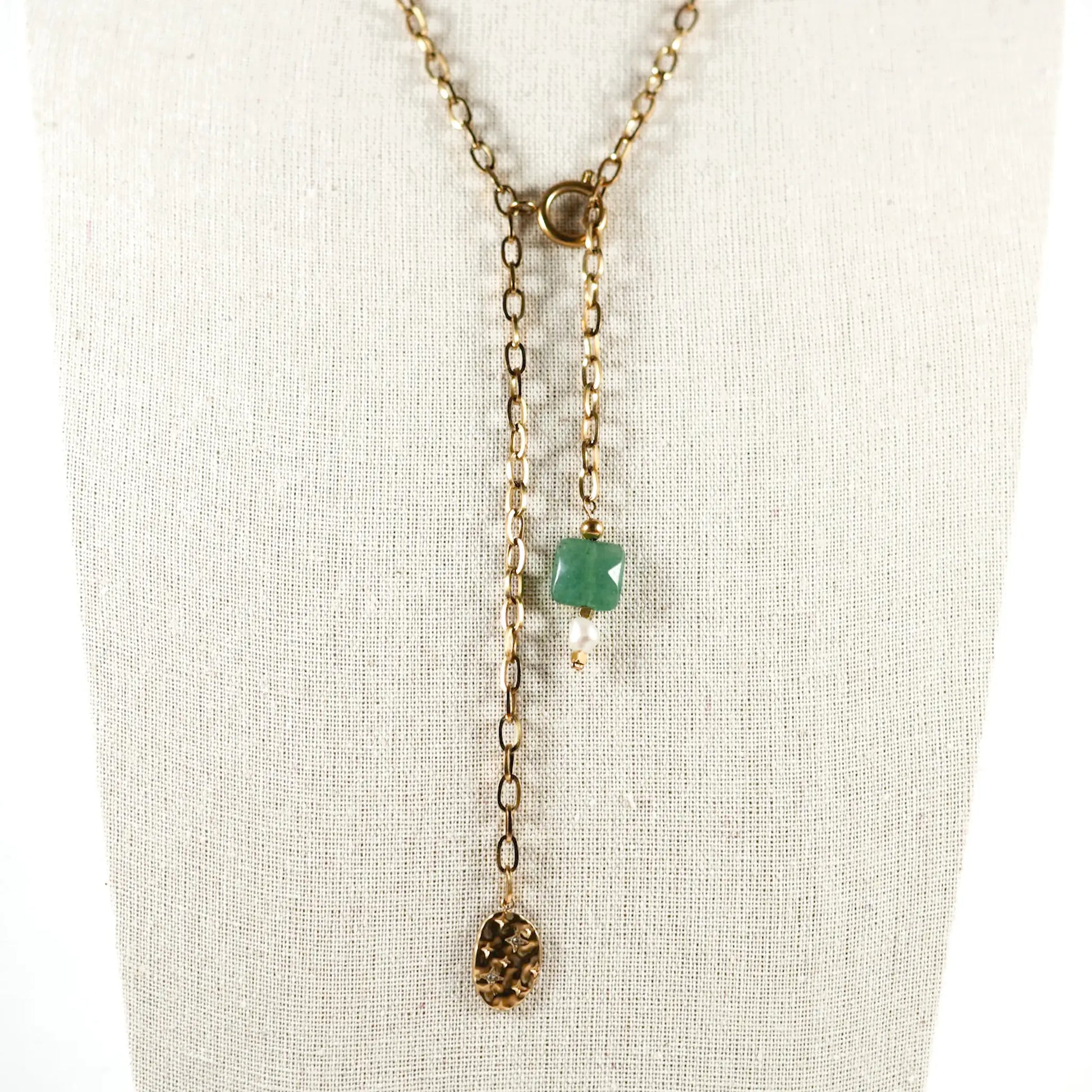 Collier Cléa fait main à La Réunion en France, en aventurine naturelle et acier inoxydable plaqué or