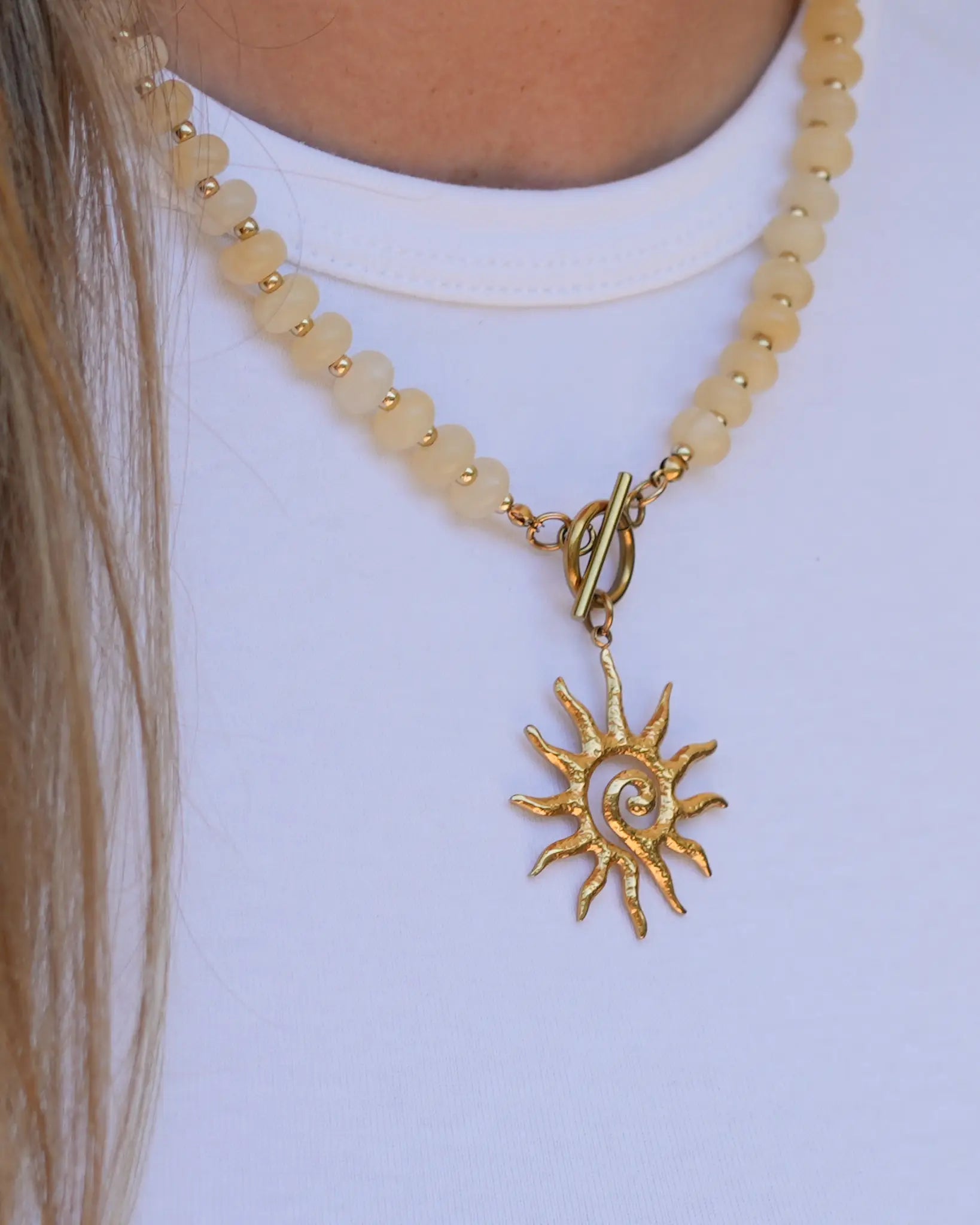 Collier Elisa en jade jaune et acier inoxydable bijou fait main à La Réunion par Maye-Mayé