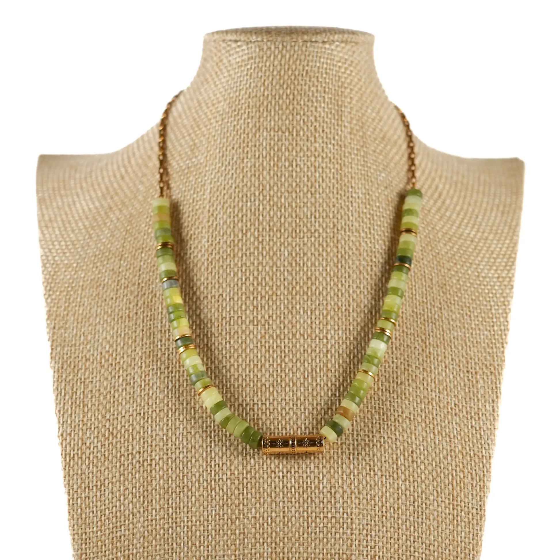 Collier Lara en jade naturelle et acier inoxydable bijou fait main à la Réunion France Maye-Mayé