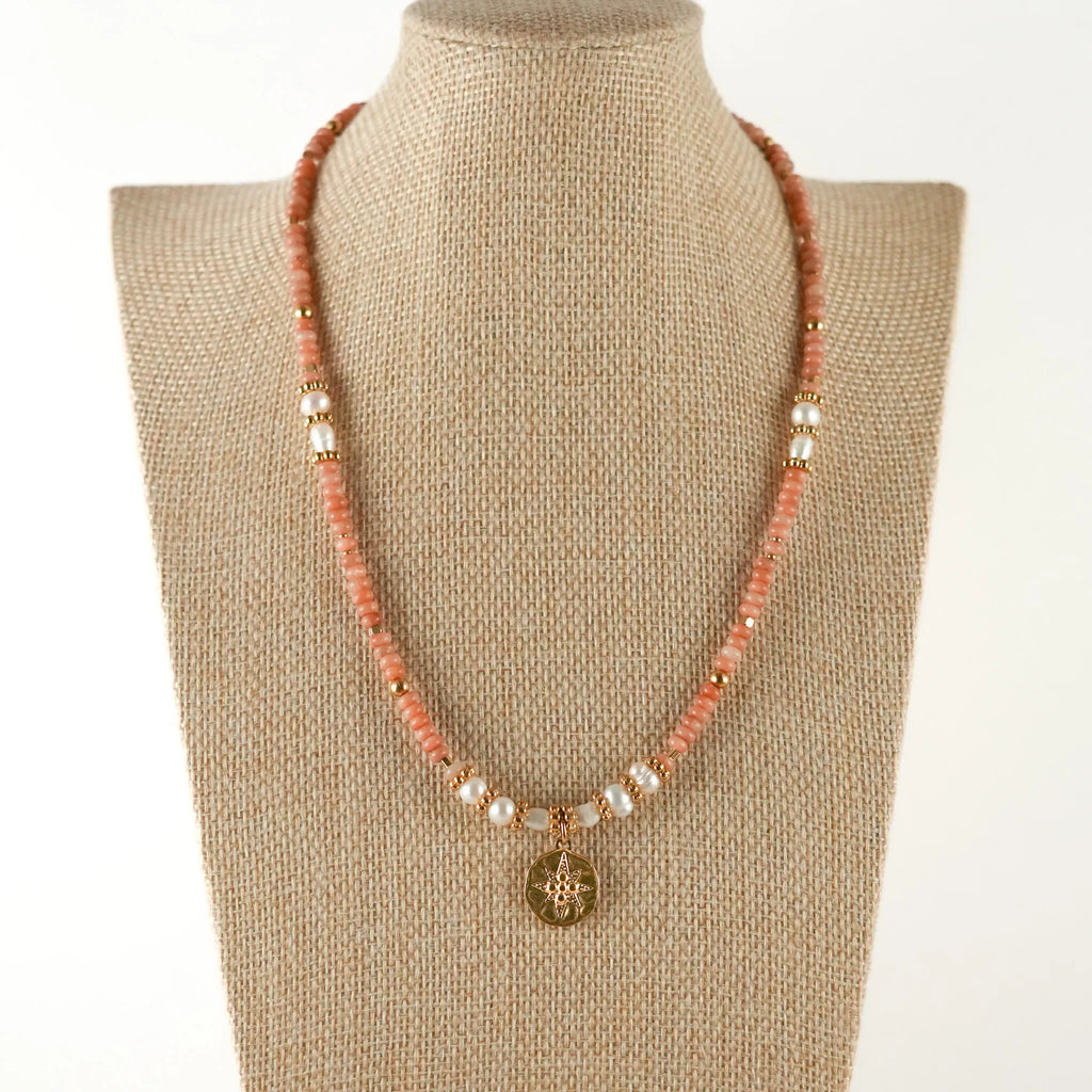 Collier rose pierre de soleil perles d'eau douce acier inoxydable collier fait main à la réunion en france