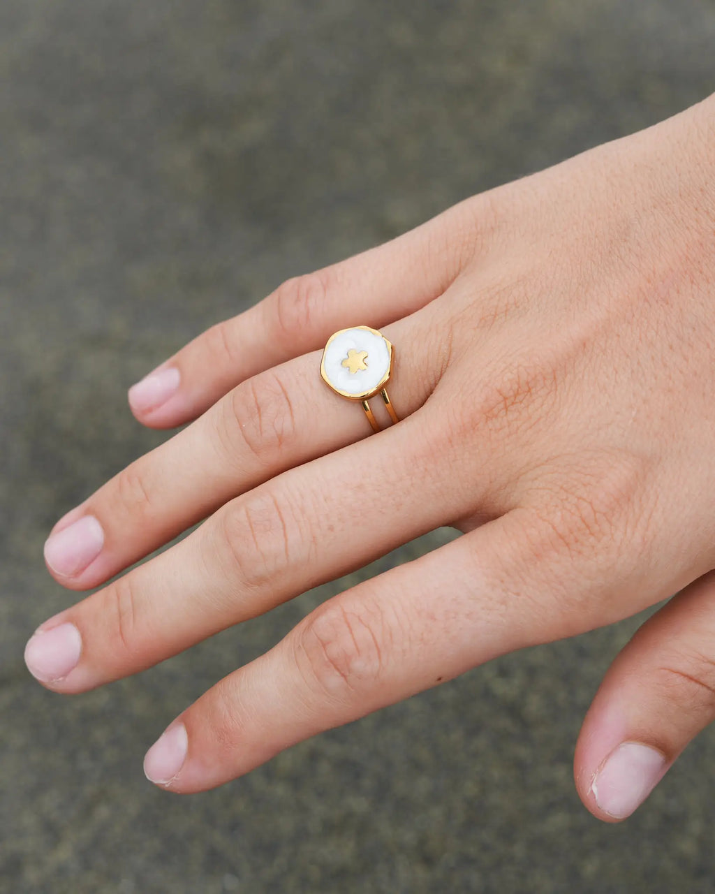 bague Isla fleur blanche acier inoxydable Maye-Mayé bijou réunion