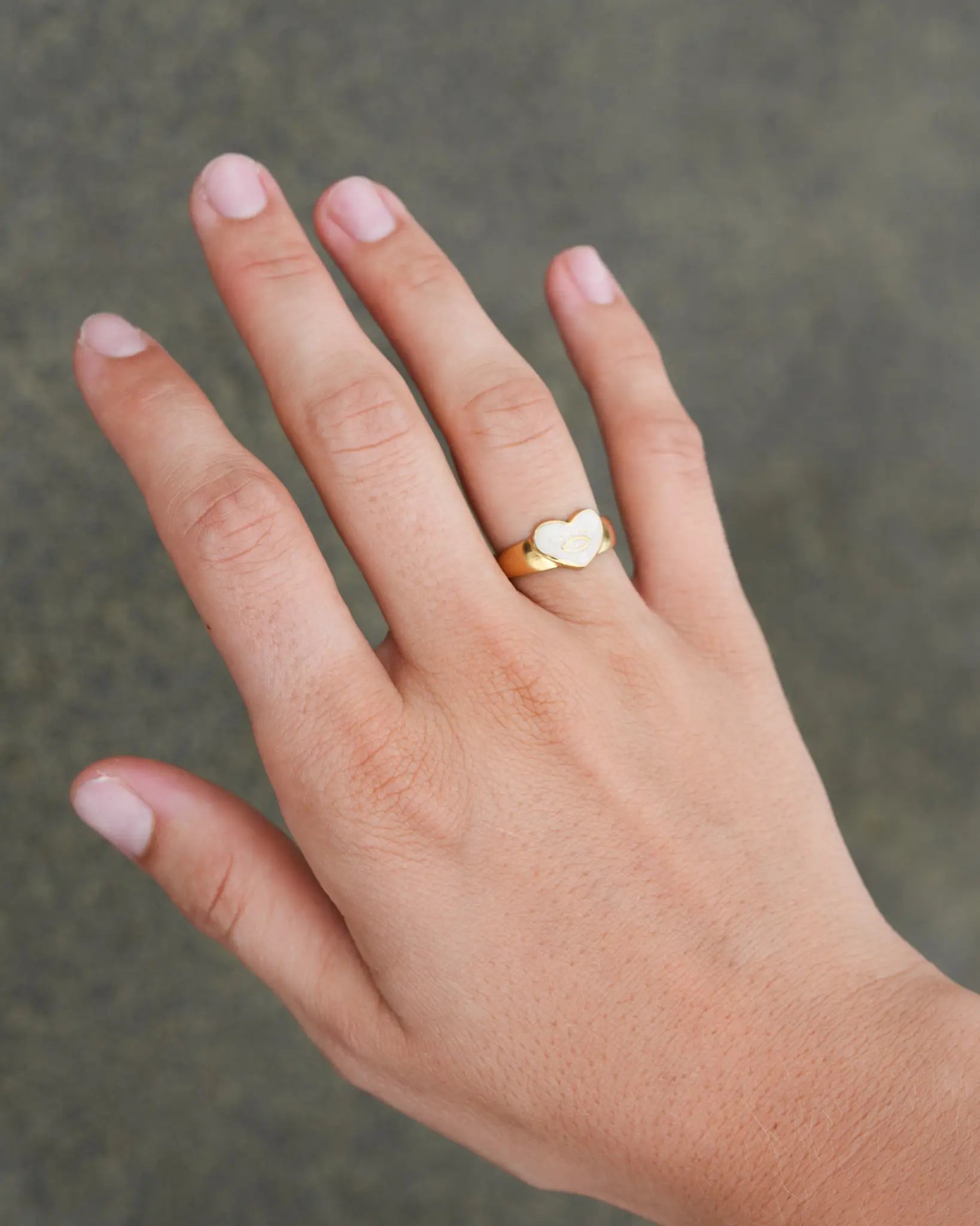 bague chevalière coeur acier inoxydable de la marque réunionnaise maye-mayé