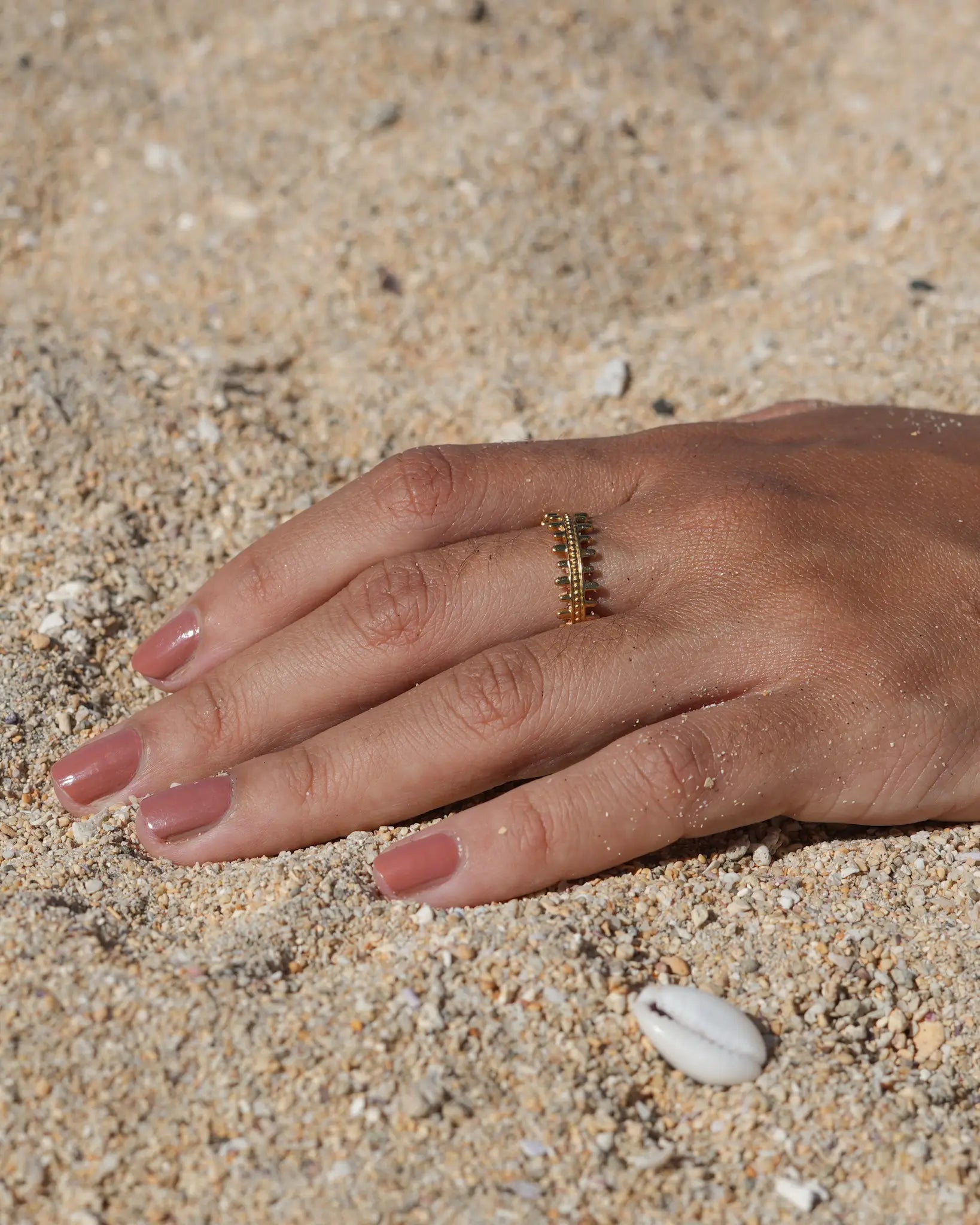 bague Sarah minimaliste en acier inoxydable doré Maye-Mayé bijoux réunion