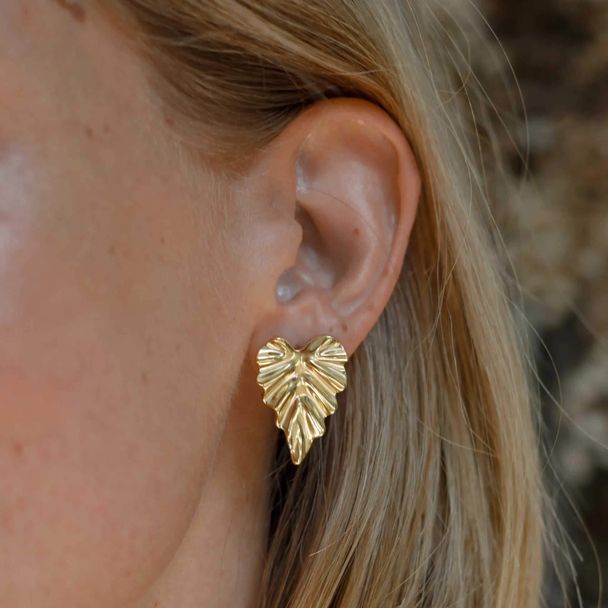 Boucles d'oreille Isadora feuille tropicale acier inoxydable Maye-Mayé 