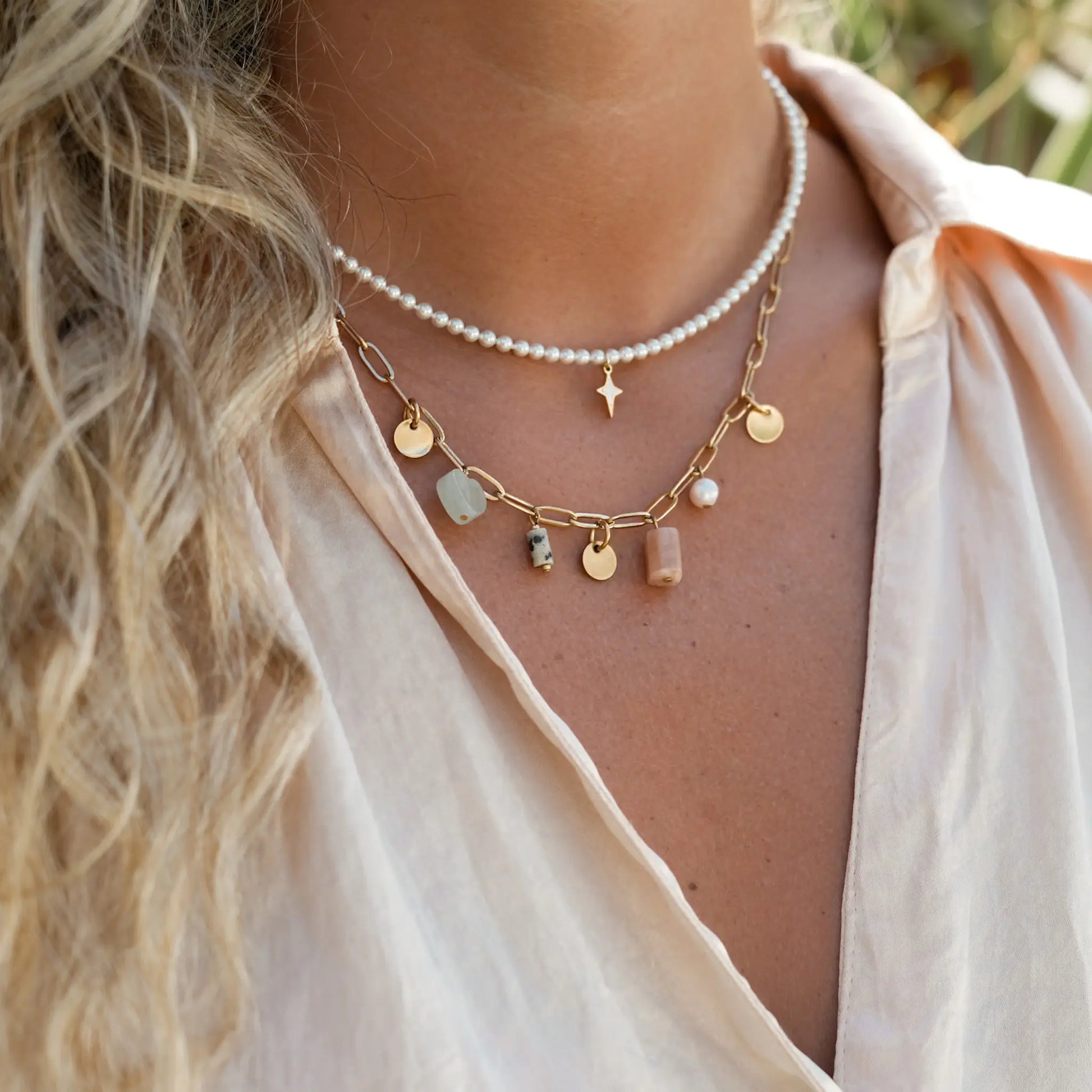 Collier Elora à breloques acier inoxydables et pierres naturelles fait main à La Réunion en France