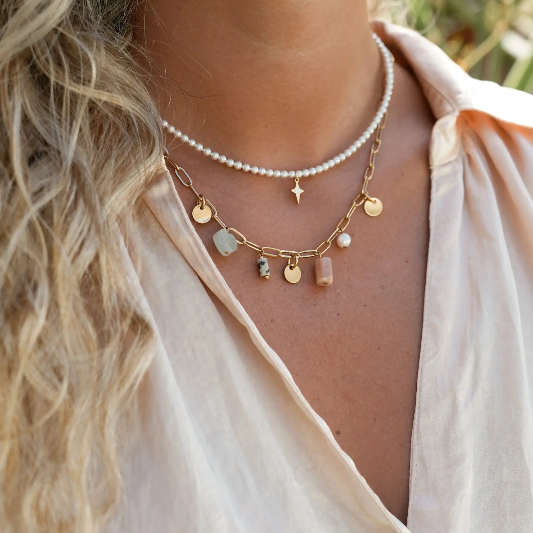 Collier Elora à breloques acier inoxydables et pierres naturelles fait main à La Réunion en France