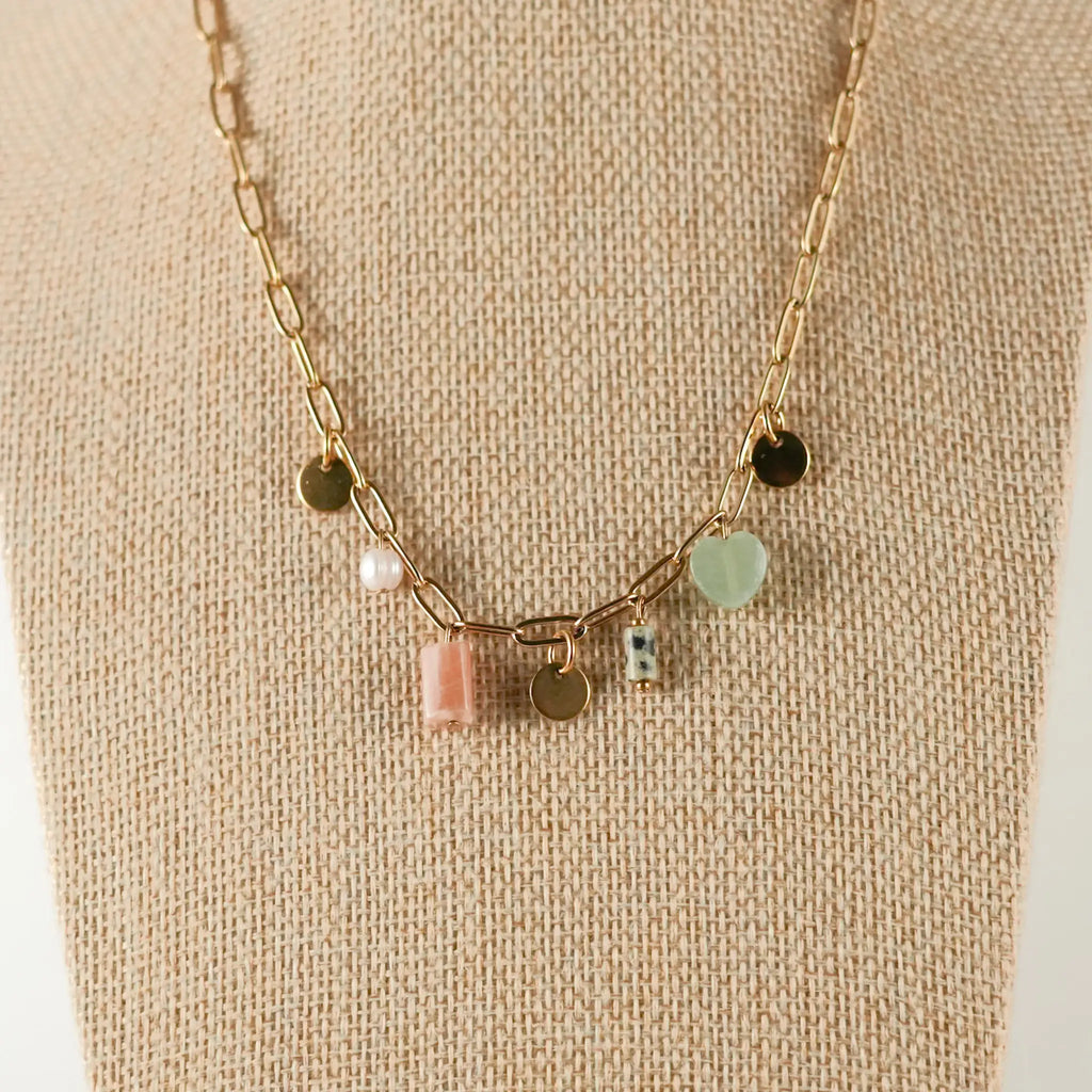 Collier Elora à breloques acier inoxydables et pierres naturelles fait main à La Réunion en France