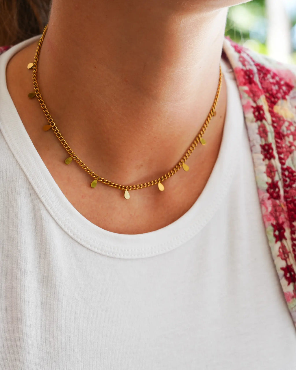 Collier Cassie ras de cou en acier inoxydable bijou fait main à la Réunion par Maye-Mayé