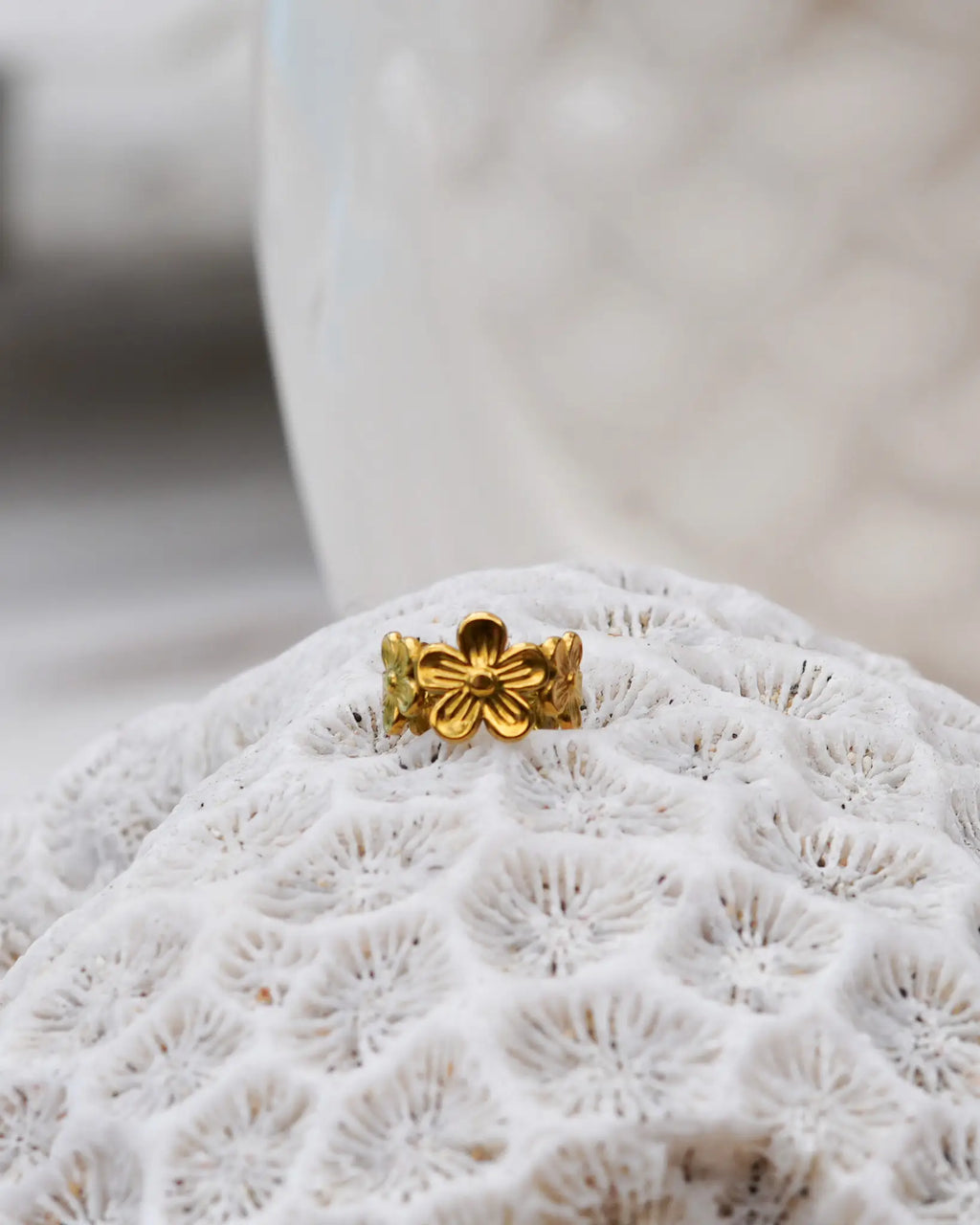 earcuff Daisy fleurs en acier inoxydable plaqué or Maye-Mayé réunion