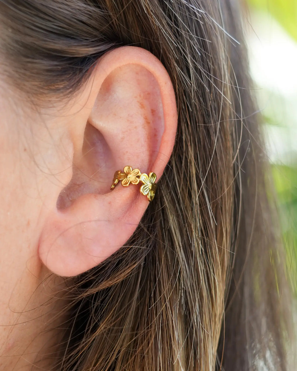 earcuff Daisy fleurs en acier inoxydable plaqué or Maye-Mayé réunion